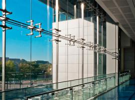 Преимущества алюминиевых светопрозрачных конструкций очевидны.