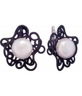 Серебряные серьги шарики De Fleur 52389S1B с эмалью, жемчугом